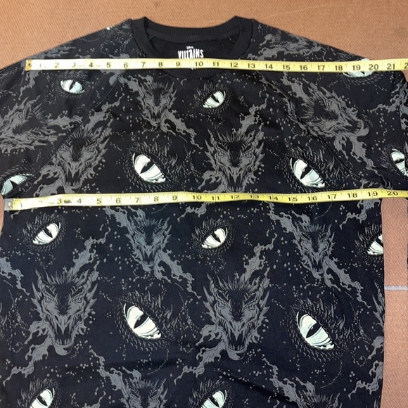 Disney Villains   Heidi Klum eyes blacks sweatshirt - Picture 3 of 8